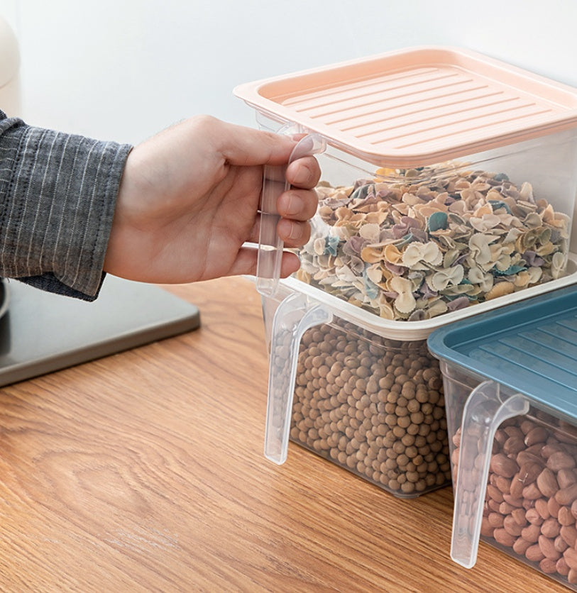 Household refrigerator crisper